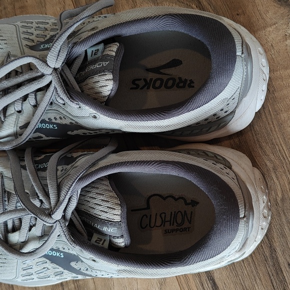 EUC Brooks Adrenaline 21 running shoes - Picture 5 of 9